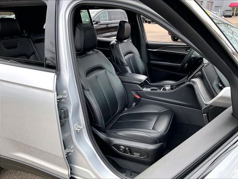 Used 2024 Jeep Grand Cherokee Limited 4xe image 11