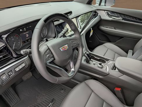 New 2025 Cadillac XT6 Premium Luxury w/ Technology Package image 4
