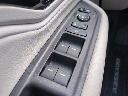New 2026 Honda Odyssey Touring image 23