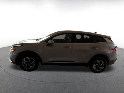 Used 2025 Kia Sportage LX image 9