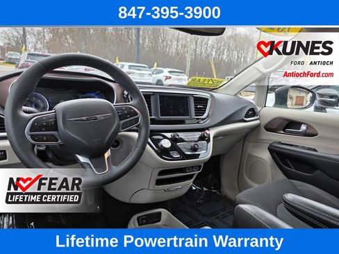 Used 2024 Chrysler Voyager LX FWD image 37
