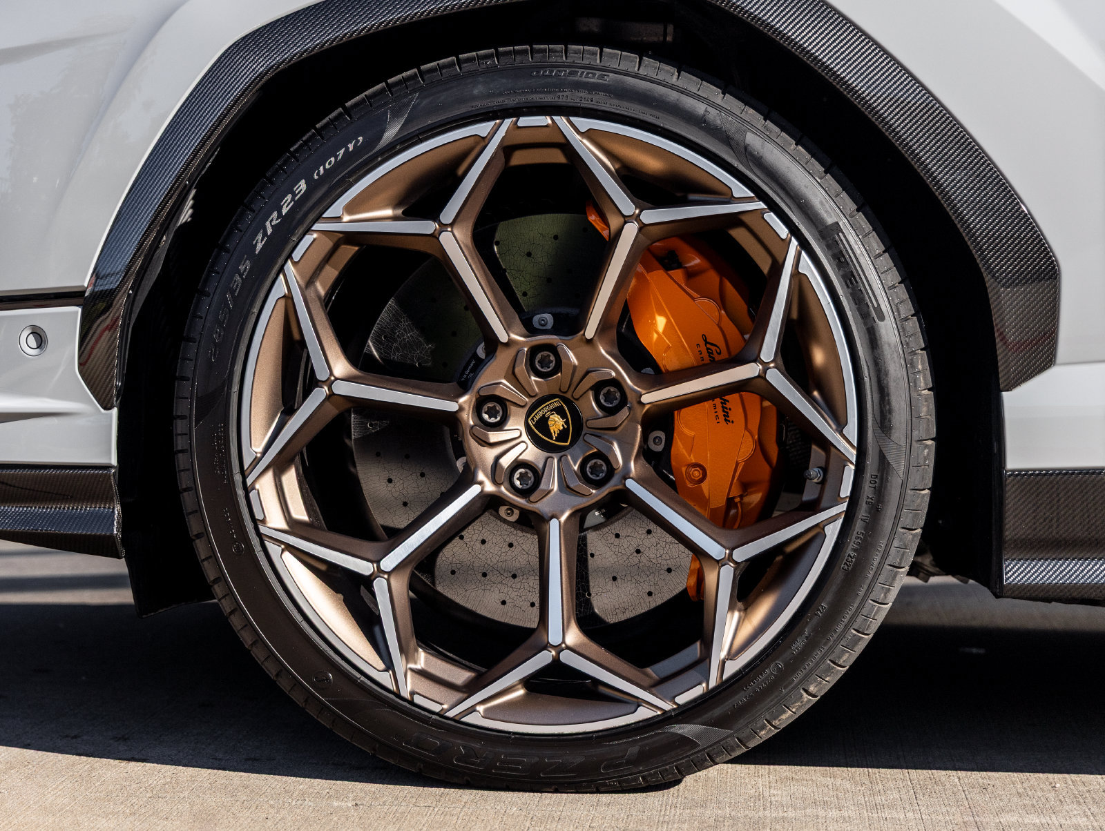 Used 2024 Lamborghini Urus Performante AWD/4WD image 16