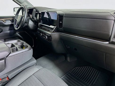 Used 2025 Chevrolet Silverado 1500 LT image 25