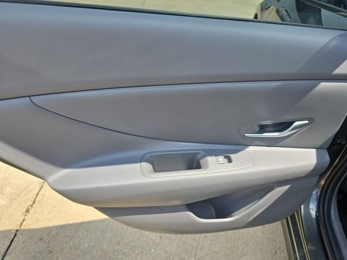 Used 2024 Hyundai Elantra SEL FWD image 11