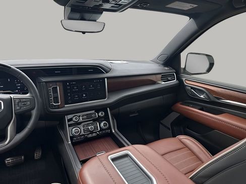 Used 2024 GMC Yukon Denali Ultimate image 24