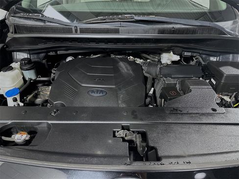 Used 2020 Kia Sedona L image 28
