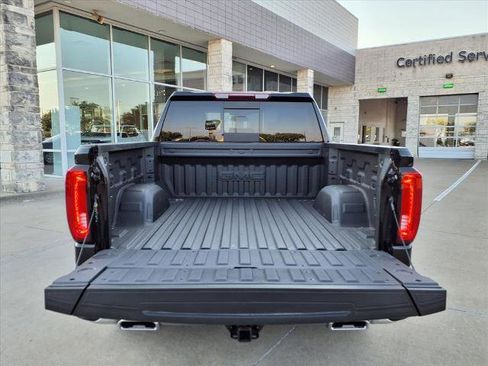 New 2026 GMC Sierra 1500 SLT image 23