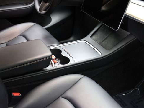 Used 2023 Tesla Model Y Long Range image 29