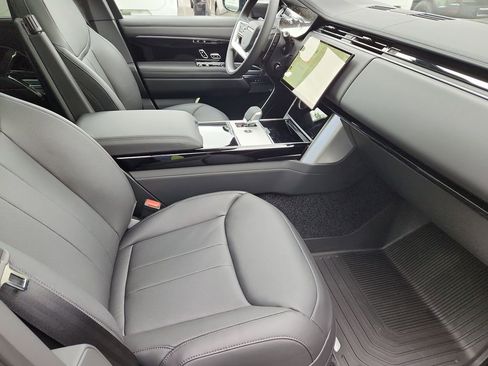 New 2026 Land Rover Range Rover SE AWD/4WD image 3