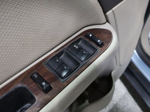 Used 2008 Ford Taurus SEL image 17