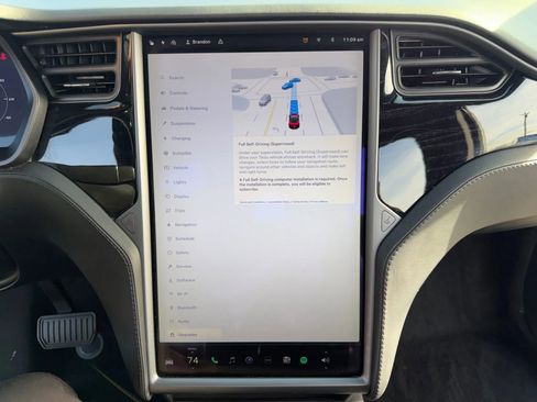 Used 2018 Tesla Model X 75D image 36