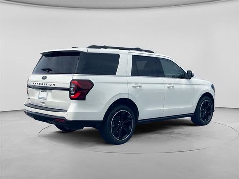Used 2023 Ford Expedition Limited RWD image 7