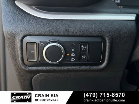 Used 2023 Ford Explorer XLT RWD image 12