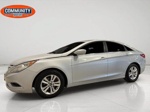 Used 2013 Hyundai Sonata GLS FWD image 2