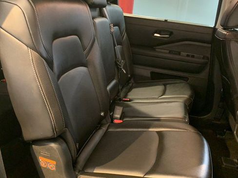 Used 2024 Nissan Pathfinder SL AWD/4WD image 47