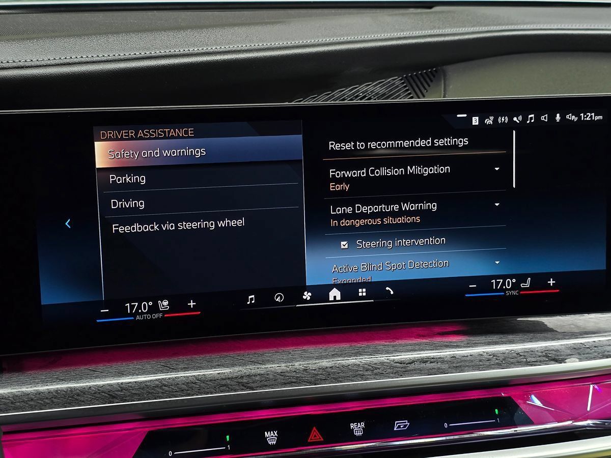 Used 2024 BMW i7 xDrive60 AWD/4WD image 57