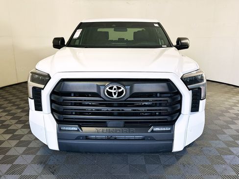 Used 2025 Toyota Tundra SR5 w/ SR5 Convenience Package RWD image 8