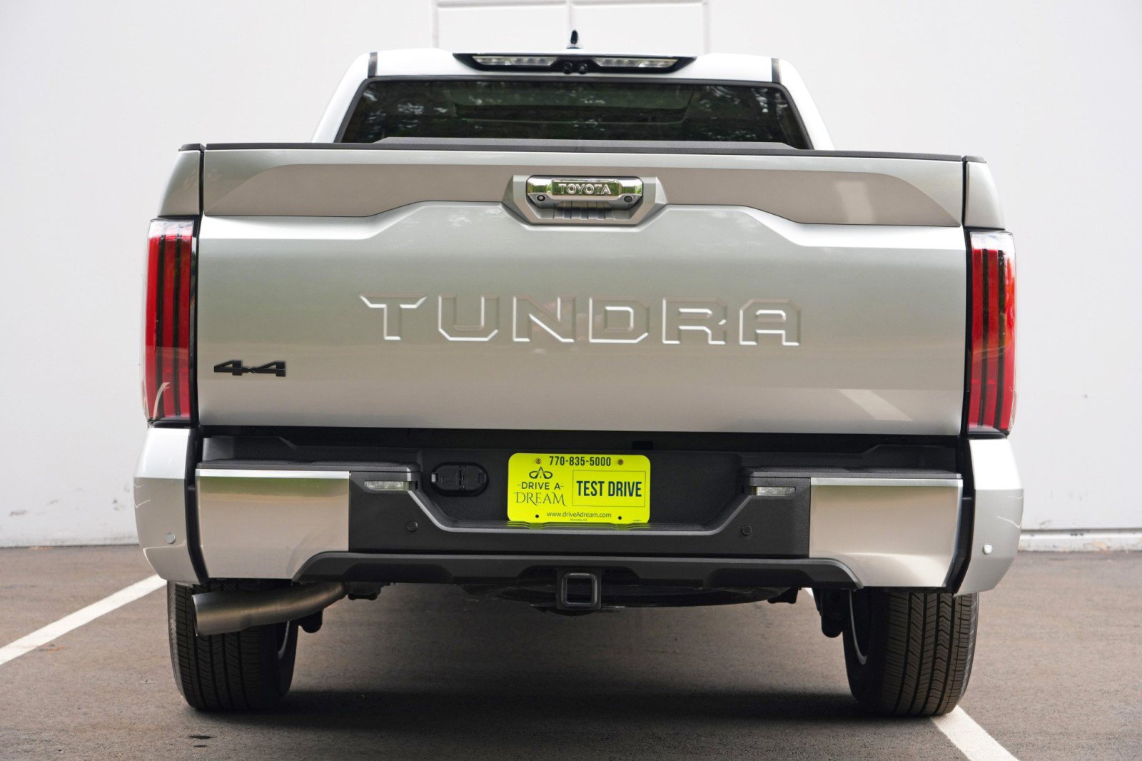 Used 2022 Toyota Tundra Limited AWD/4WD image 11