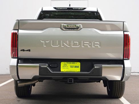Used 2022 Toyota Tundra Limited AWD/4WD image 11