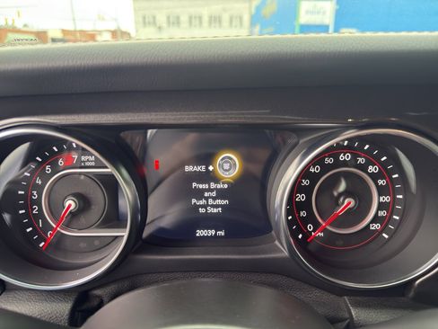 Used 2021 Jeep Wrangler Unlimited Rubicon image 35