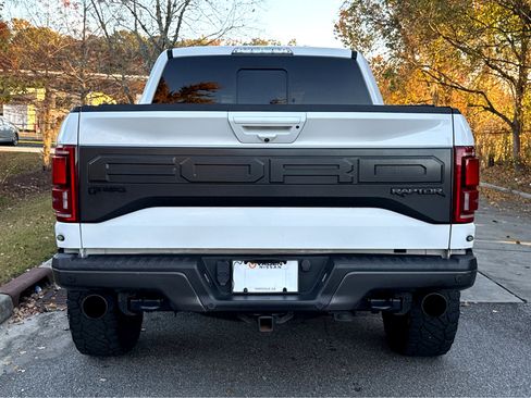 Used 2018 Ford F150 Raptor w/ Equipment Group 802A Luxury image 23