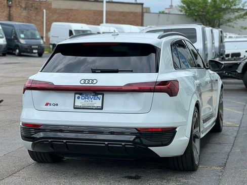 Used 2024 Audi Q8 e-tron Prestige w/ Prestige Package AWD/4WD image 36