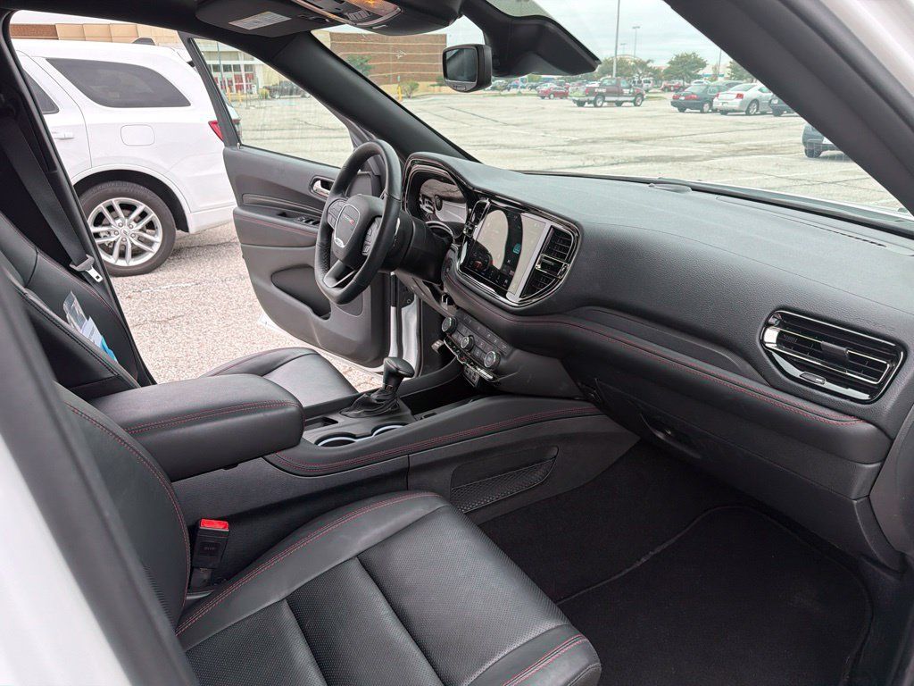 Used 2025 Dodge Durango GT AWD/4WD image 33