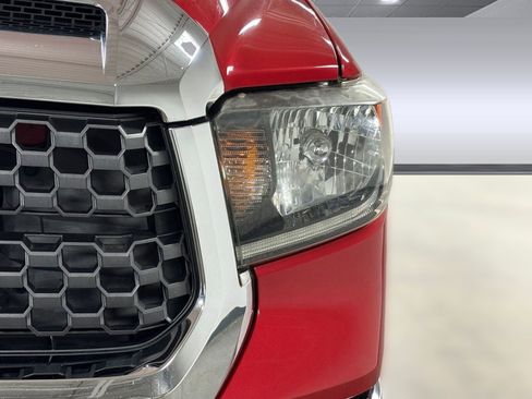 Used 2020 Toyota Tundra SR5 w/ SR5 Leather Package image 9