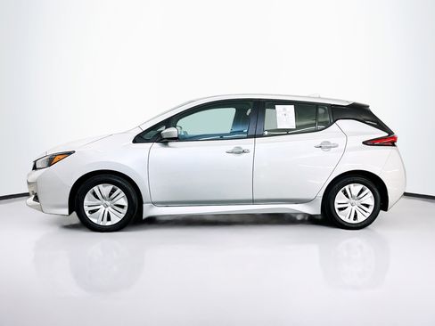 Used 2025 Nissan Leaf S image 4