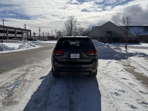 Used 2018 Jeep Grand Cherokee Altitude image 7