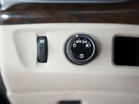 Used 2018 Cadillac Escalade Premium Luxury image 52