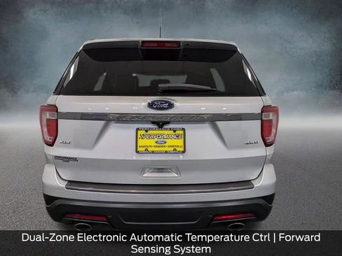 Used 2018 Ford Explorer XLT w/ Equipment Group 202A image 6