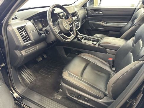 Used 2022 Nissan Pathfinder SL w/ SL Premium Package image 12