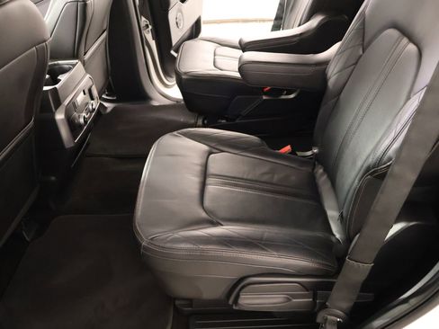 Used 2021 Ford Expedition Platinum image 13
