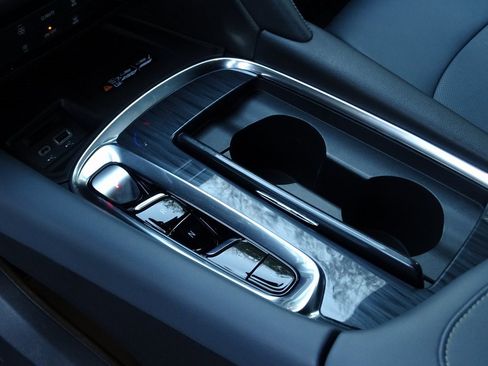 Used 2022 Buick Enclave Essence w/ Experience Buick Package image 22