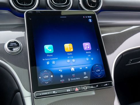 New 2025 Mercedes-Benz GLC 300 4MATIC image 24