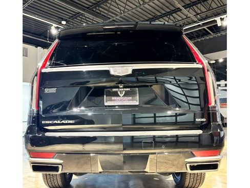 Used 2021 Cadillac Escalade Luxury image 12