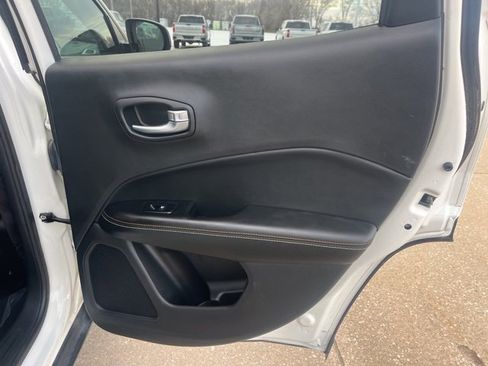 Used 2019 Jeep Compass Latitude image 42