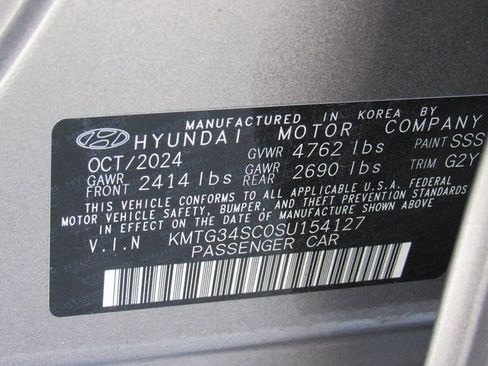 Used 2025 Genesis G70 2.5T image 13