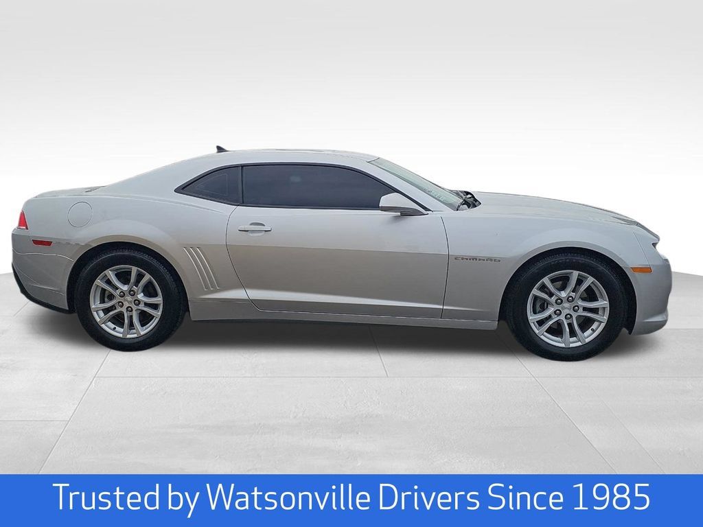Used 2015 Chevrolet Camaro LT RWD image 2
