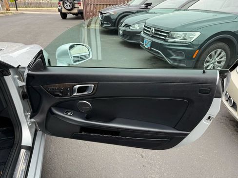 Used 2015 Mercedes-Benz SLK 250 image 16
