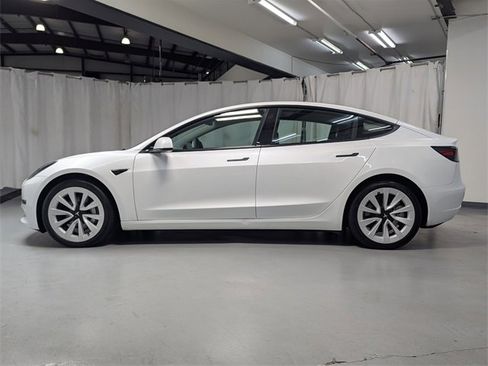 Used 2023 Tesla Model 3 Standard Range image 23