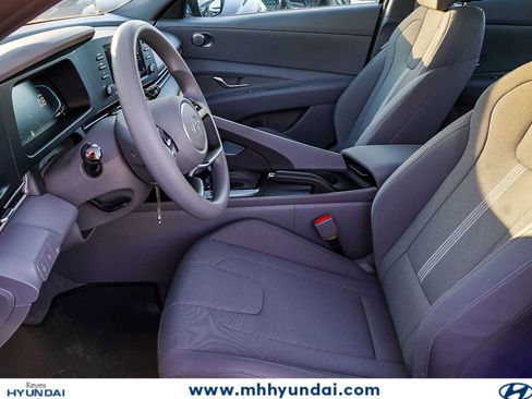 New 2026 Hyundai Elantra SE FWD image 21