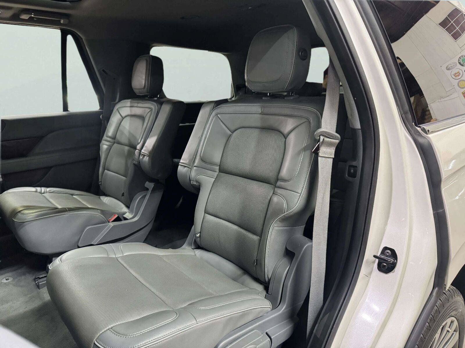 Used 2018 Lincoln Navigator Reserve w/ Technology Package AWD/4WD image 29