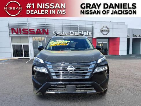 Certified 2025 Nissan Rogue Platinum w/ Platinum Premium Package image 2