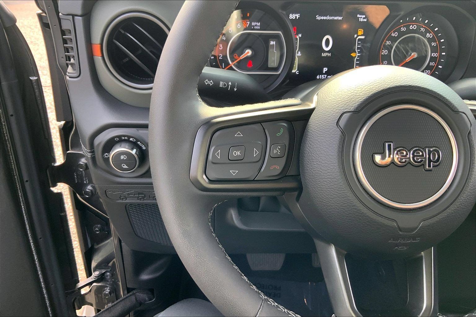 Certified 2025 Jeep Gladiator Mojave w/ Safety Group AWD/4WD image 23