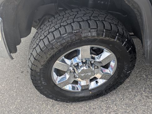 Used 2018 GMC Sierra 2500 SLT w/ Duramax Plus Package image 9