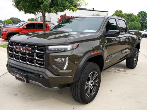 Used 2024 GMC Canyon AT4 AWD/4WD image 6