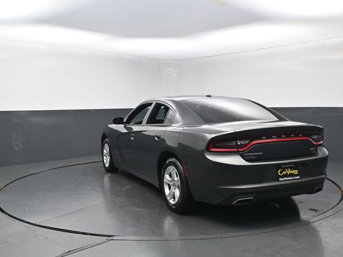 Used 2018 Dodge Charger SXT image 6