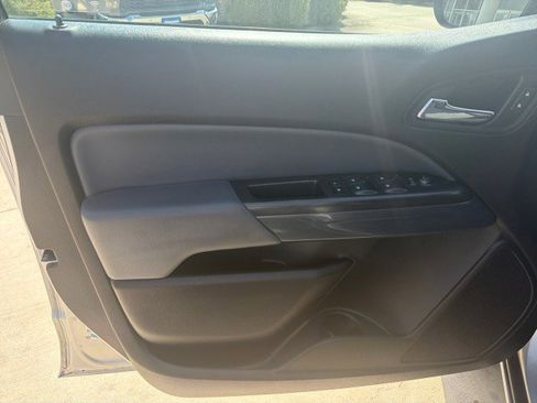 Used 2019 Chevrolet Colorado Z71 RWD image 4